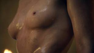 anna hutchison nude for a bath on spartacus 5280 8