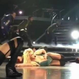britney spears nipple slips out during las vegas concert 4988 20