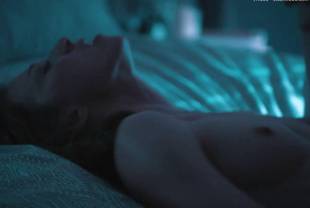 carrie coon nude sex scene from the leftovers 3594 15