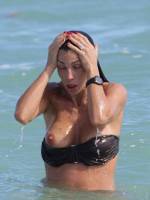claudia galanti breasts slip out of her bikini 9044 15