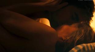 emilie de ravin topless flash in remember me 5863 9