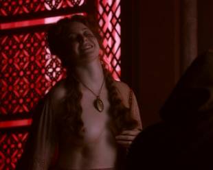 esme bianco topless for the man on game of thrones 4016 6