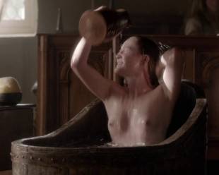 eve ponsonby topless in bath from the white queen 3095 12