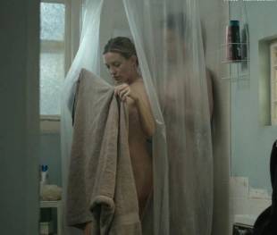 kate hudson nude for shower in good people 7131 6
