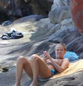 lara bingle topless for a tan on sydney beach 9586 12