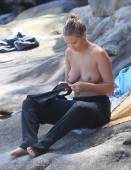 lara bingle topless for a tan on sydney beach 9586 4