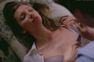 lauren lapkus topless in crashing 2295 14