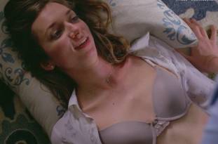 lauren lapkus topless in crashing 2295 2