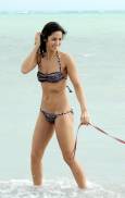leilani dowding topless dog walker at miami beach 7182 3
