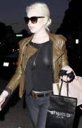 lindsay lohan breasts prove she wasnt shopping for a bra 5034 3