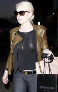 lindsay lohan breasts prove she wasnt shopping for a bra 5034 4