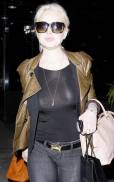 lindsay lohan breasts prove she wasnt shopping for a bra 5034 7