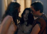 lucy lawless jamie murray threesome sex scene on spartacus 1539 14