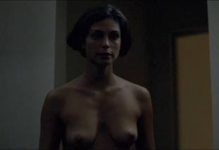 morena baccarin topless with hands down dude pants on homeland 6155 10
