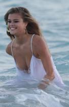 nina agdal breast slips out during beach shoot 1447 4