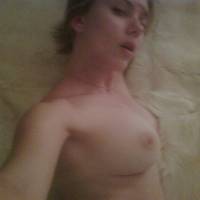 scarlett johansson nude photos leak out 9162 1