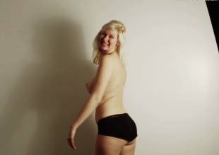 tara clark topless for photo shoot in scarewaves 7306 19