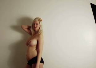 tara clark topless for photo shoot in scarewaves 7306 4