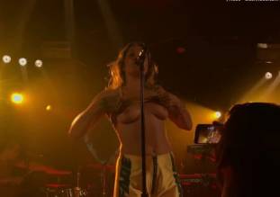 tove lo flashing breasts in sydney melbourne concerts 8479 14