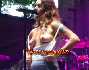 tove lo topless flash singing talking body 3743 3