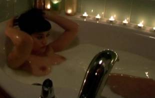 vanessa guide nude in bathtub for music video 1397 14