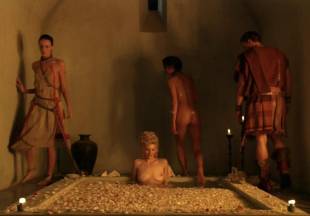 viva bianca topless for tub pleasure on spartacus vengeance 5587 21