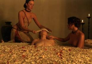 viva bianca topless for tub pleasure on spartacus vengeance 5587 6