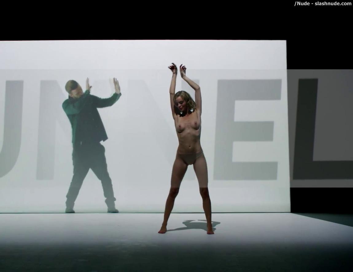 Topless Women In Justin Timberlake Uncensored Tunnel Vision 27