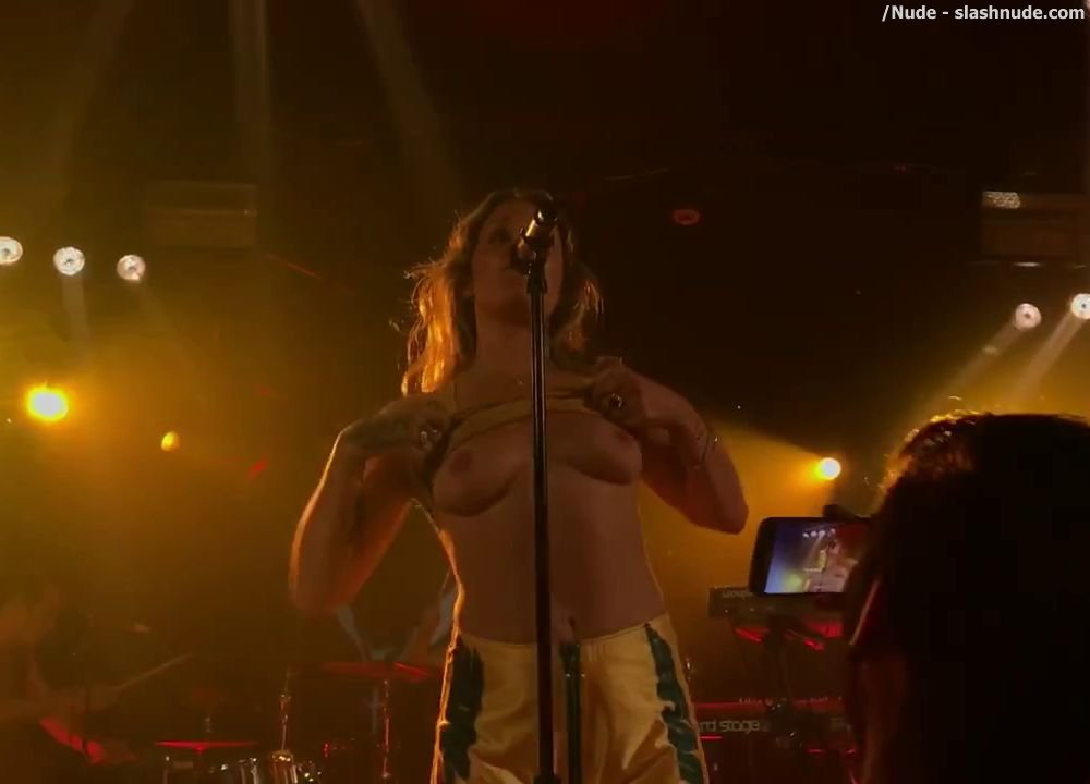 Tove Lo Flashing Breasts In Sydney Melbourne Concerts 12