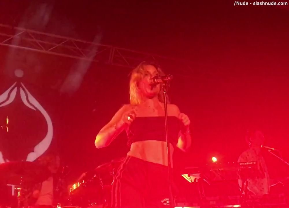 Tove Lo Flashing Breasts In Sydney Melbourne Concerts 22