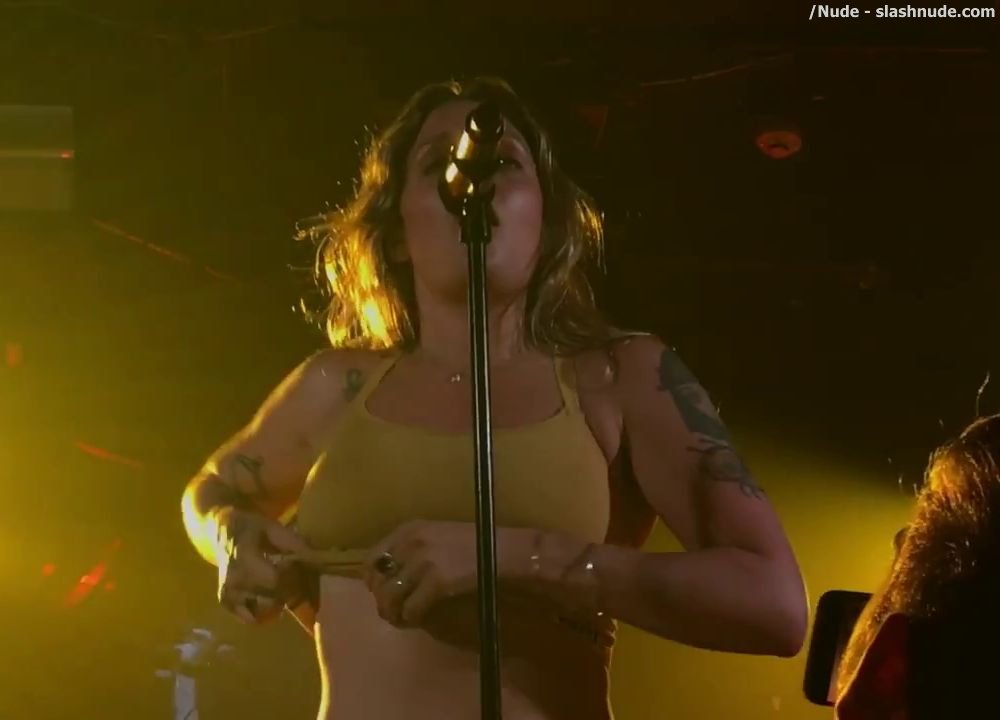 Tove Lo Flashing Breasts In Sydney Melbourne Concerts 3