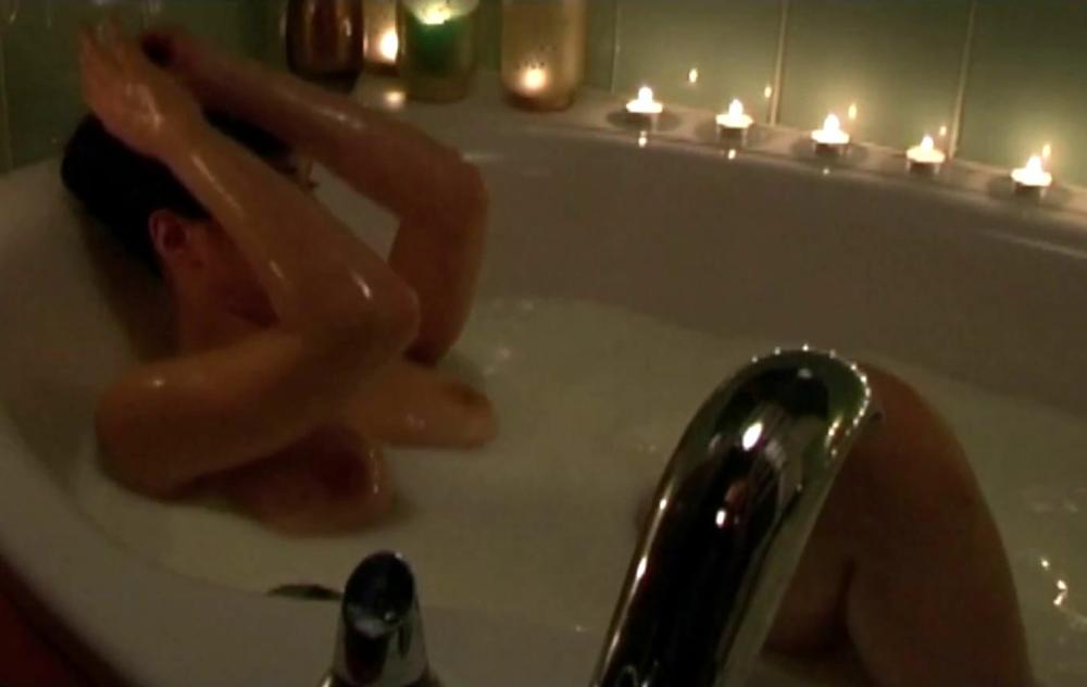 Vanessa Guide Nude In Bathtub For Music Video 10