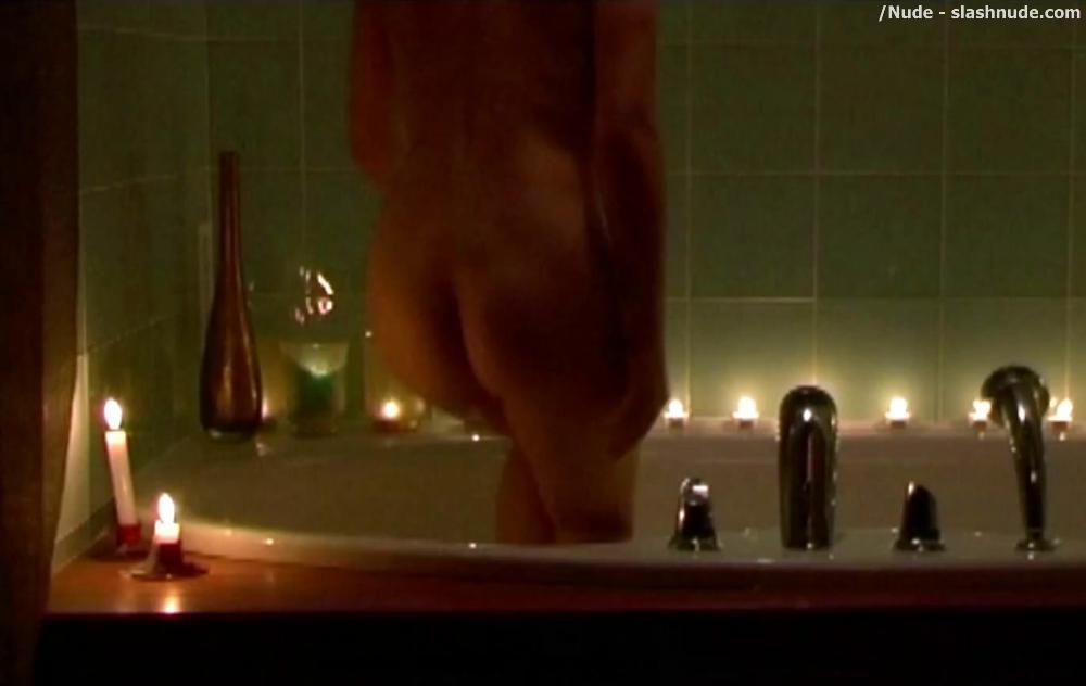Vanessa Guide Nude In Bathtub For Music Video 4