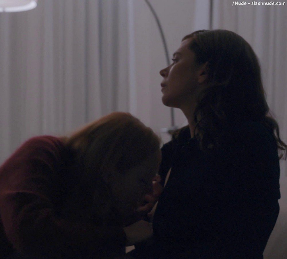 Anna Friel Topless With Louisa Krause In Girlfriend Experience 2