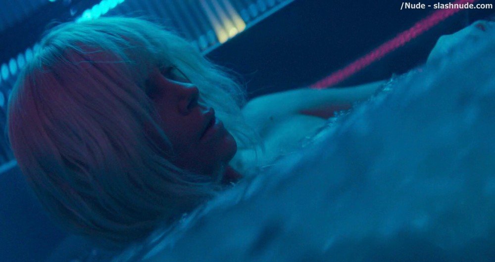 Charlize Theron Nude In Atomic Blonde 16