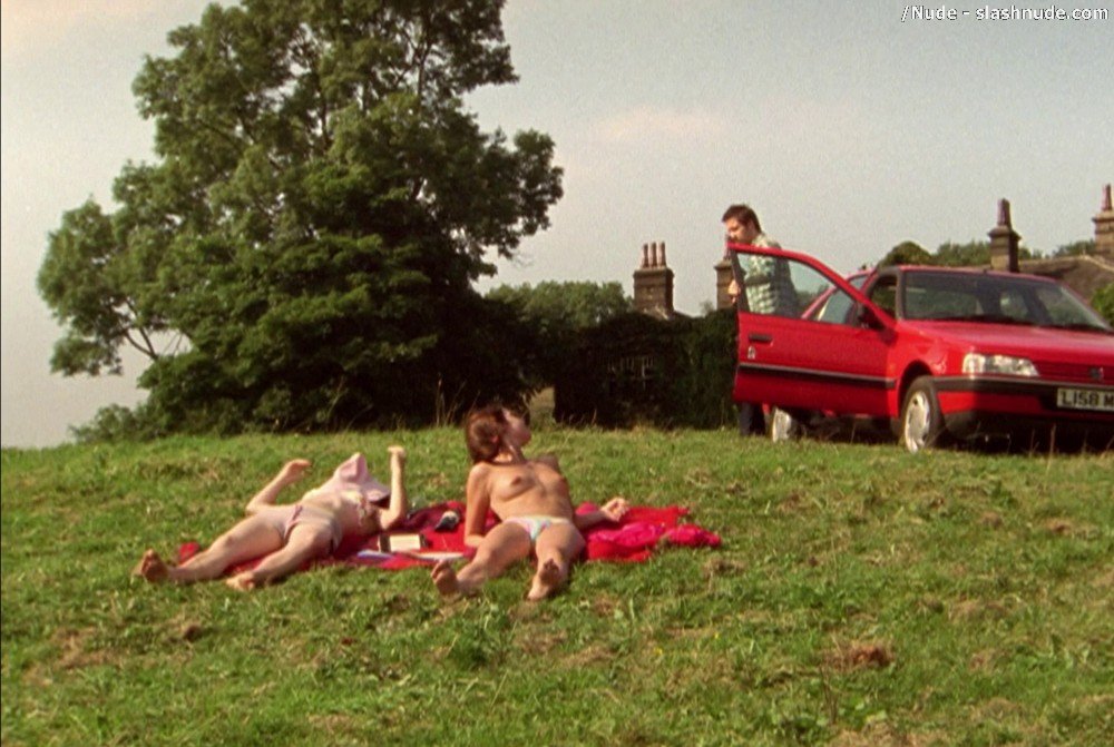 Emily Blunt Topless In My Summer Of Love 2
