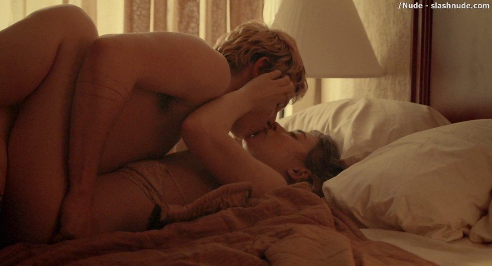 Imogen Poots Nude In Mobile Homes 32