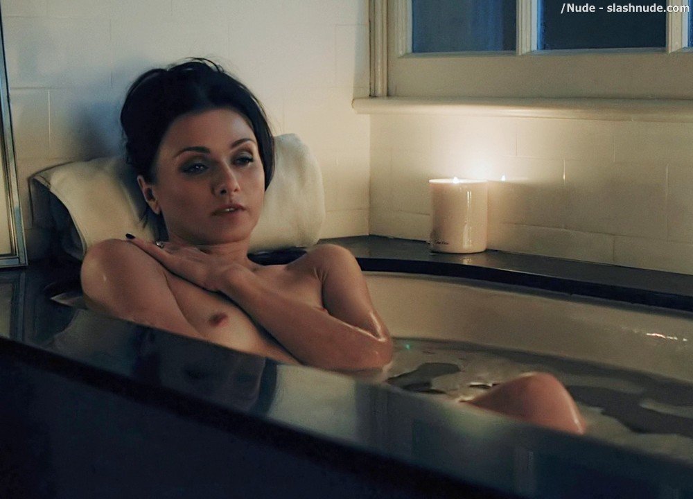 Irina Dvorovenko Nude For Bath In Flesh And Bone 14