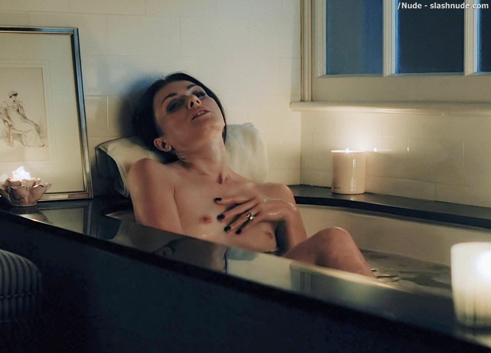 Irina Dvorovenko Nude For Bath In Flesh And Bone 26