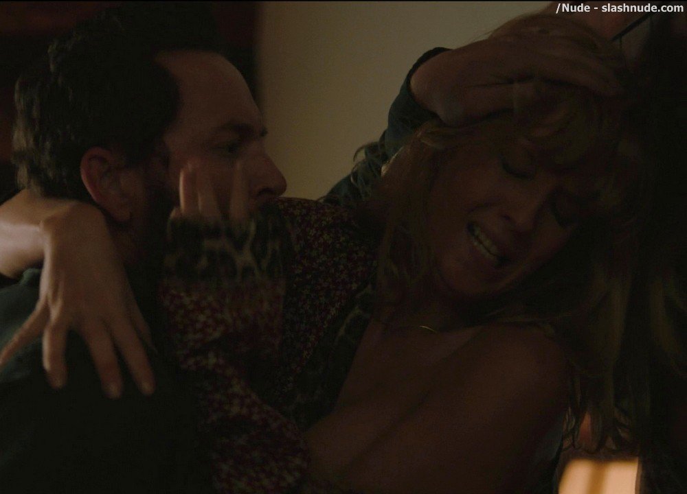 Kelly Reilly Topless In Yellowstone 14