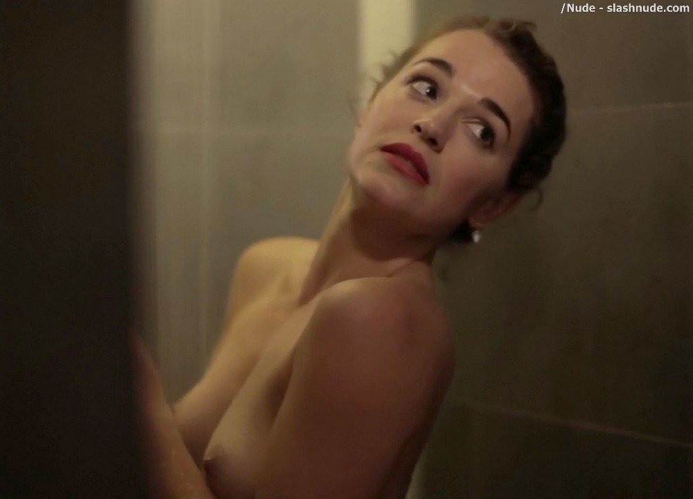 Laura Gordon Nude In Shower In Embedded 11