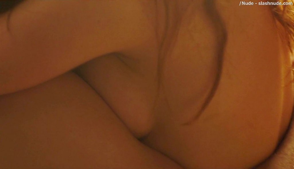 Maria Pedraza Topless In Amar 27
