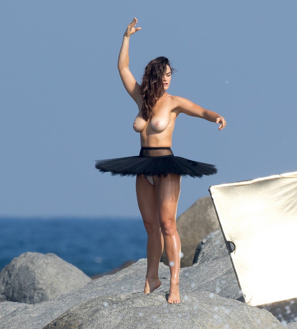 Myla Dalbesio Topless At Beach For Photoshoot 2