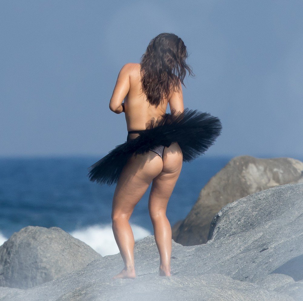 Myla Dalbesio Topless At Beach For Photoshoot 8