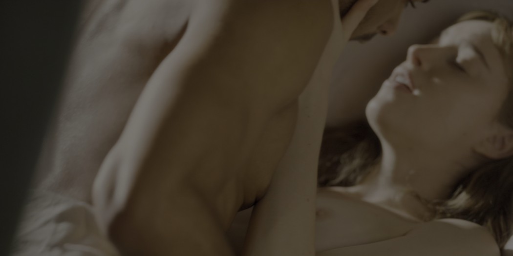 Phoebe Dynevor Nude Sex Scene In Bridgerton 4