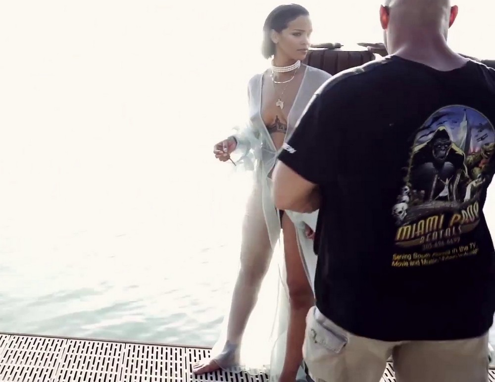 Rihanna Topless Behind The Scenes Of Needed Me 6