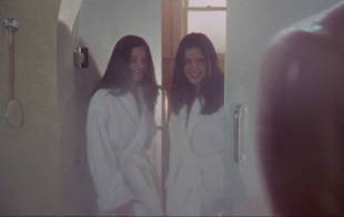 annie and alicia sorell nude twins shower scene in cruel intentions 2 0790 1
