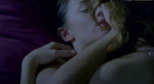 emily blunt nude with natalie press in my summer of love 6622 9