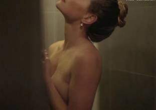 laura gordon nude in shower in embedded 9081 1