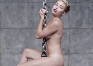 miley cyrus nude in leaked uncensored wrecking ball video 2010 10